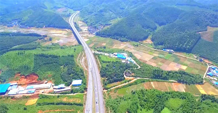 松建高速公路通过竣工验收，彰显绿色公路建设成果
