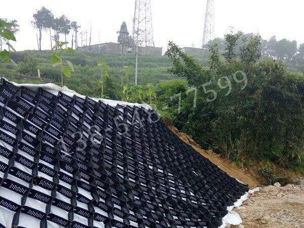 高强度土工格室结构优势与多样化应用解析