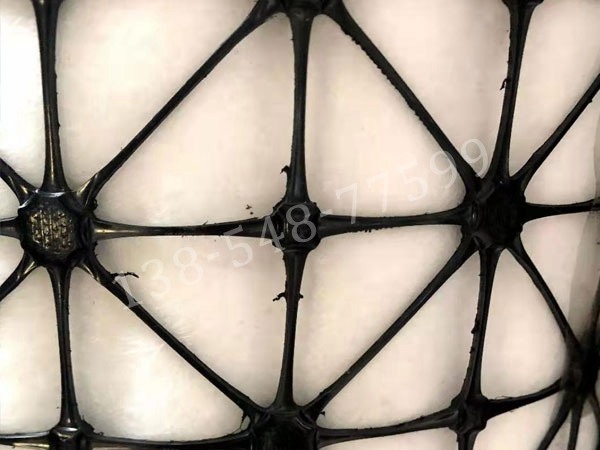 加筋土工布应用广泛 优势突出提升工程稳定性