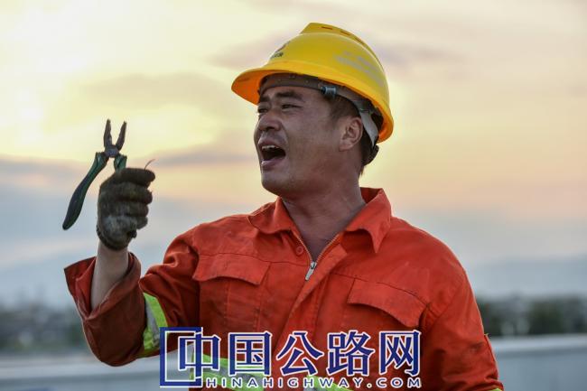 1766557381498359.jpg 【11】《筑梦的呐喊》.jpg