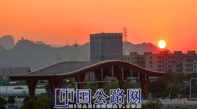 1766557394705778.jpg 【12】《瑞苍高速龙港西晚照》.jpg