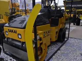 高效耐用多功能压路机 高质量压实设备优势解析 高效耐用多功能压路机 高质量压实设备优势解析