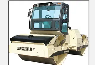 山东公路机械厂 YZC12 压路机 山东公路机械厂 YZC12 压路机