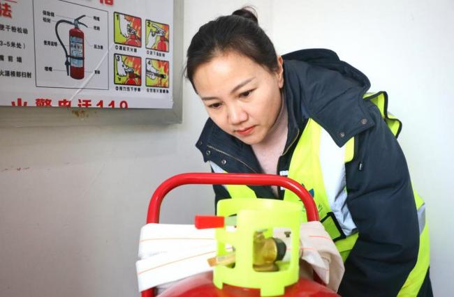 平凡岗位上的英雄守护者 陈传香见义勇为事迹感人至深