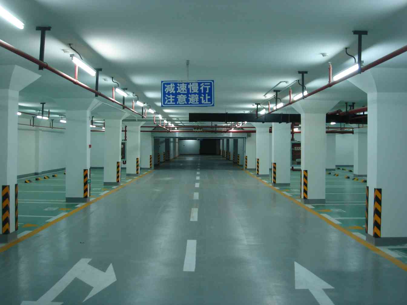 地下停车场设施建设施工要点与注意事项全解析(图1)