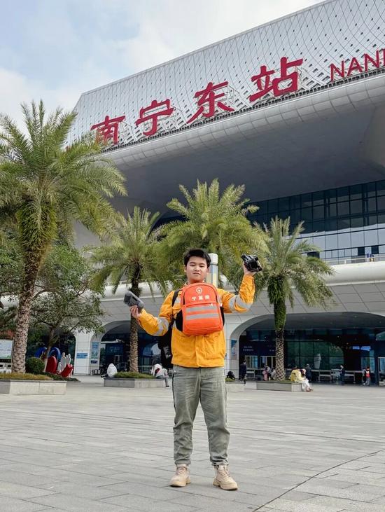 铁路人的一年坚守:从南宁东站到龙州站的春运守护之旅(图3) 铁路人的一年坚守:从南宁东站到龙州站的春运守护之旅(图3)