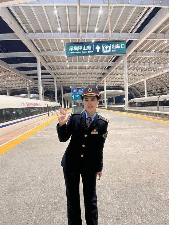 铁路人的一年坚守:从南宁东站到龙州站的春运守护之旅(图4) 铁路人的一年坚守:从南宁东站到龙州站的春运守护之旅(图4)