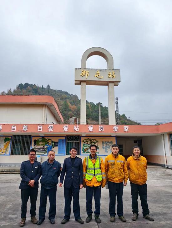 铁路人的一年坚守:从南宁东站到龙州站的春运守护之旅(图9) 铁路人的一年坚守:从南宁东站到龙州站的春运守护之旅(图9)