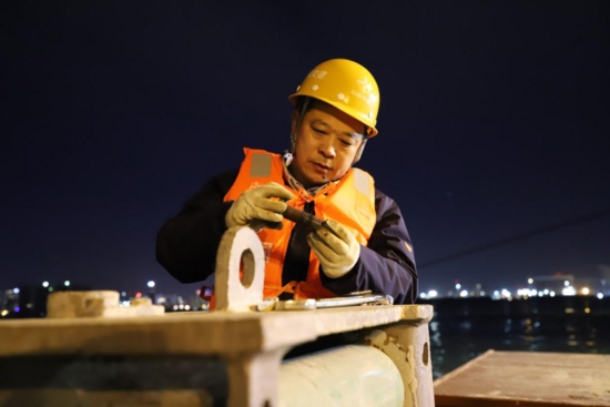 深海钳工第一人管延安：60万颗螺丝零误差背后的工匠精神(图5)