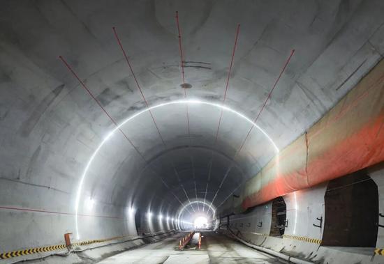 渝昆高铁华山松隧道贯通 云南境内仅剩最后一座隧道(图4)