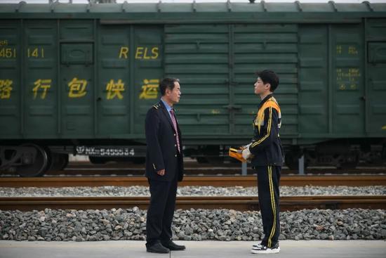 国内首部中欧班列题材电影《人间至味》1月12日播出(图4)