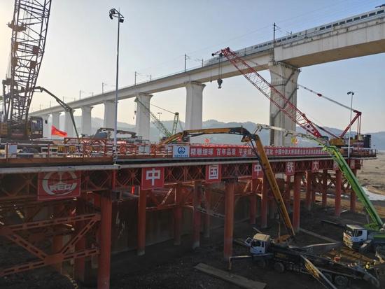 宜昌长江公铁大桥主塔承台完成首次浇筑 为后续施工奠定基础(图7)