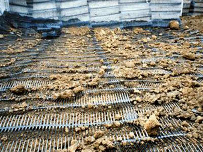 土工格栅施工要点详解：铺设规范与质量控制要点