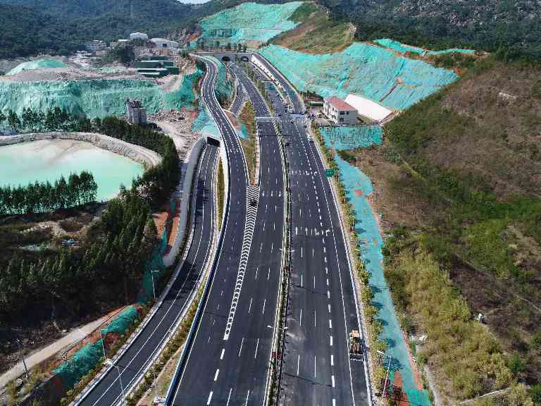 海沧疏港通道主线正式通车 打通厦门交通发展瓶颈