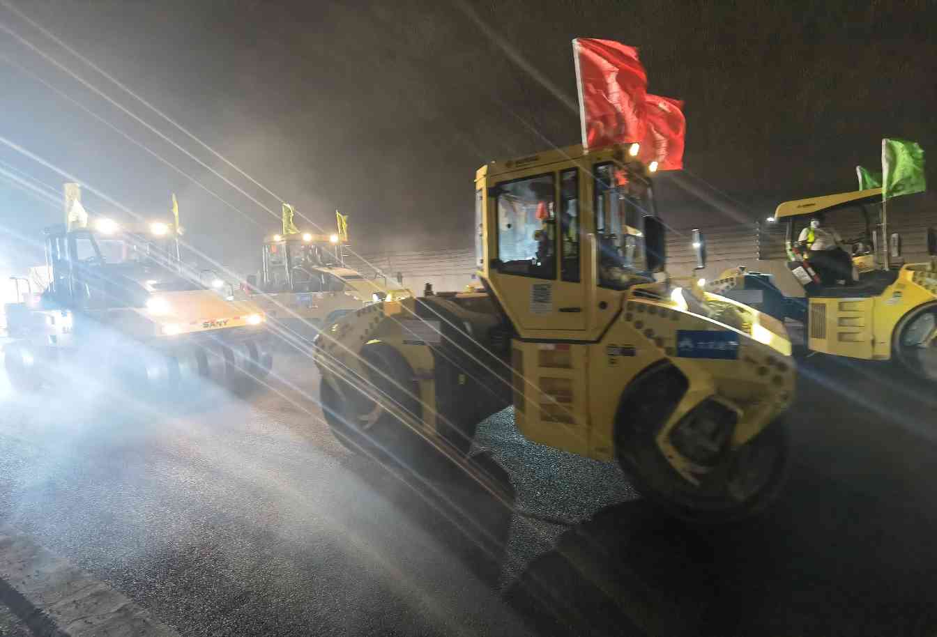 海沧疏芦项目AC-16C改性沥青混凝土试验段成功铺设(图10)