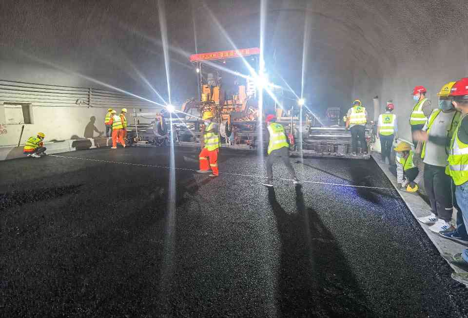 海沧疏芦项目AC-16C改性沥青混凝土试验段成功铺设(图9)