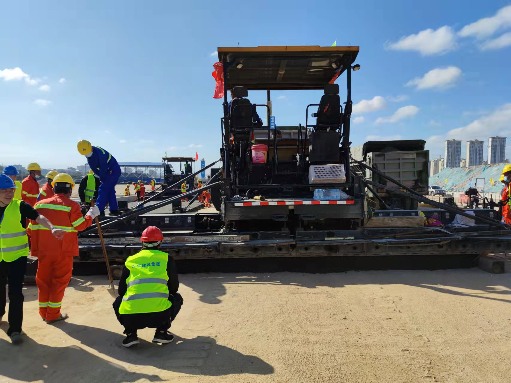 翔安机场高速路面项目完成水稳底基层试验段施工(图3)