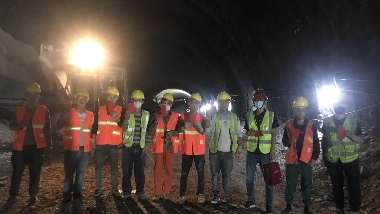 甘沟隧道全线贯通为九绵高速后续施工奠定基础(图2)