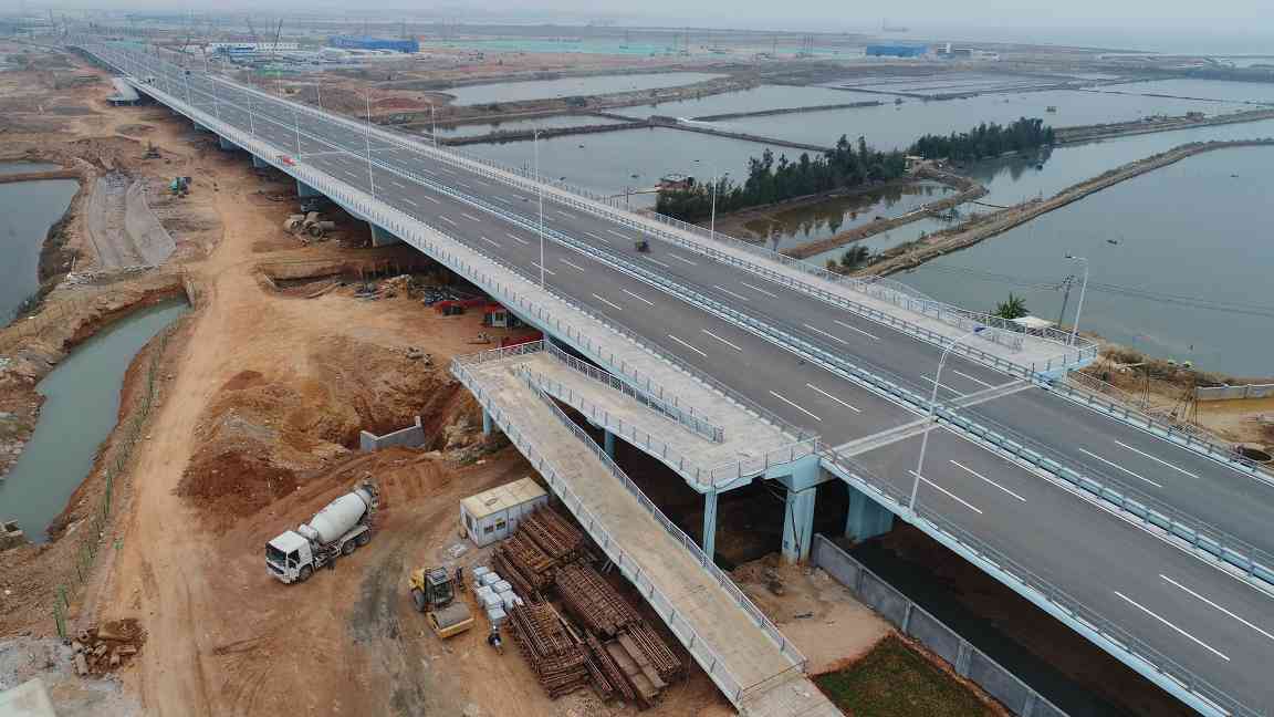 1.翔安湖大桥全貌.jpg 翔安西路道路工程获福建省闽江杯优质工程奖(图2)