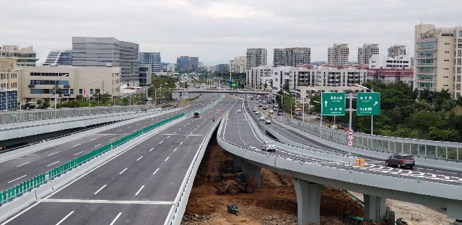 厦门海沧隧道接线工程J匝道顺利通车 缓解交通压力(图2)