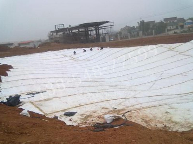 膨润土防水毯施工(图1) 膨润土防水毯施工(图1)