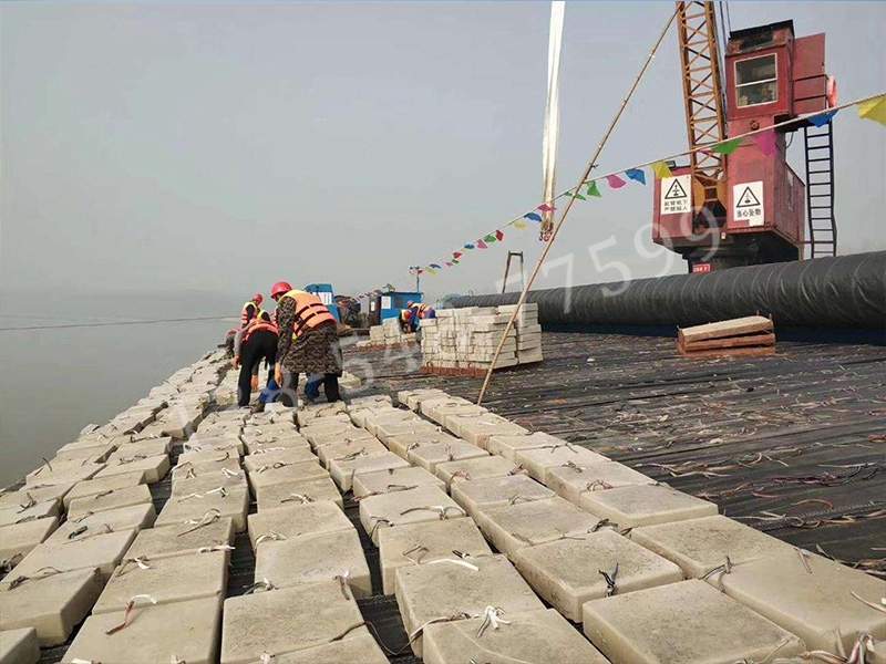 软体排在航道整治工程中的防护作用及施工要点