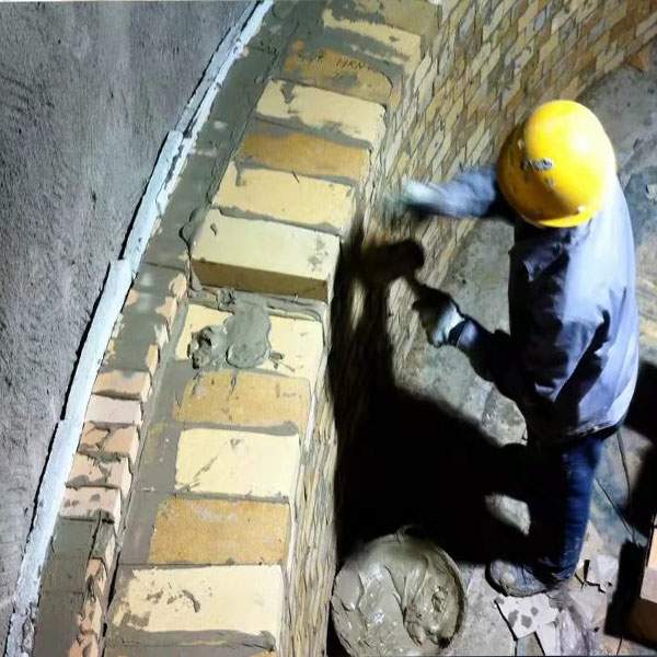 新建石灰窑砌筑施工中