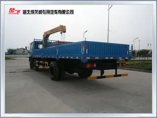 小三轴随车起重机性能亮点解析：8吨起吊更灵活，结构稳固且维护省心，适合工业与工程多场景作业需求