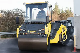 BW154AD-5压路机性能亮点解析：高效压实、稳定作业、环保节能与低维护优势全面看