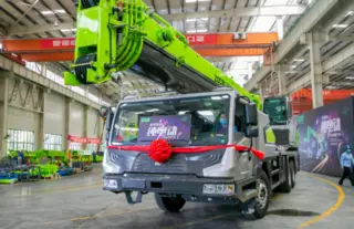 中联重科 ZTC250N-EV 起重机